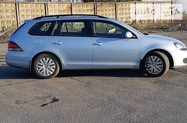 Універсал Volkswagen Golf 2010 в 