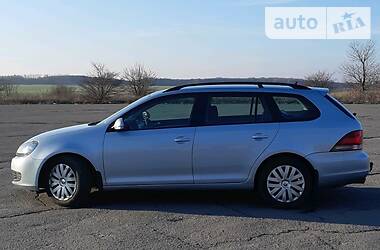 Універсал Volkswagen Golf 2010 в 