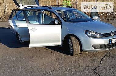 Універсал Volkswagen Golf 2010 в 
