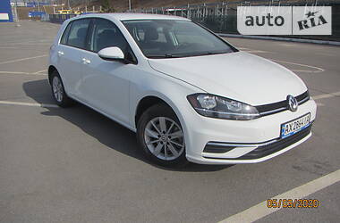 Хетчбек Volkswagen Golf 2018 в 