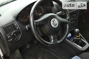 Хетчбек Volkswagen Golf 2000 в 