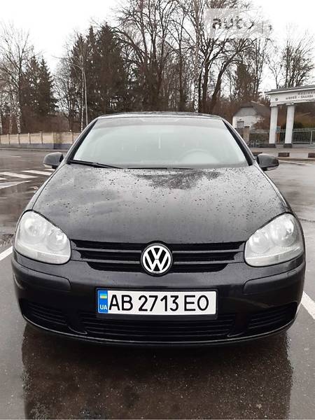 Хетчбек Volkswagen Golf 2004 в Вінниці