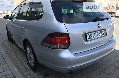Універсал Volkswagen Golf 2012 в 
