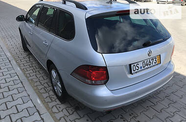 Універсал Volkswagen Golf 2012 в 