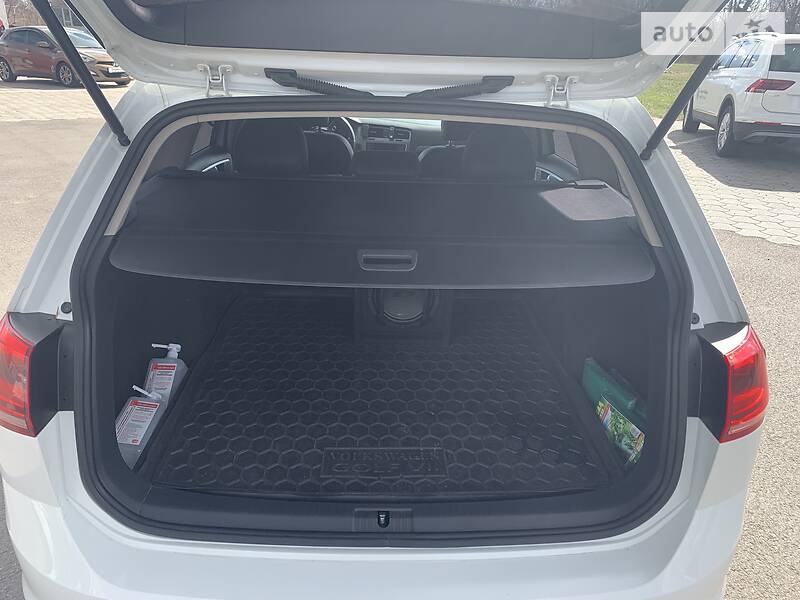 Універсал Volkswagen Golf 2015 в Дніпрі