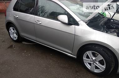 Хетчбек Volkswagen Golf 2013 в 