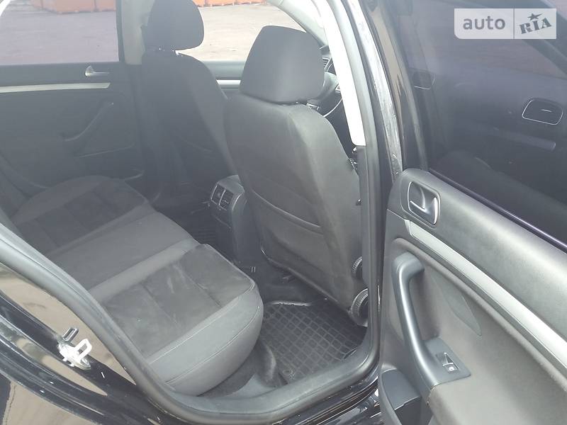 Універсал Volkswagen Golf 2012 в Коростені