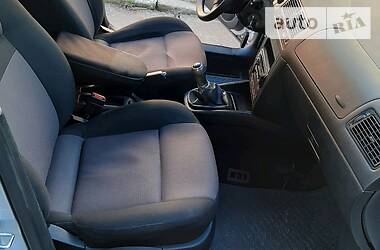 Універсал Volkswagen Golf 2000 в 