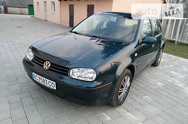 Хетчбек Volkswagen Golf 2002 в 