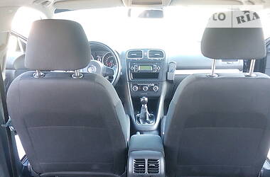 Універсал Volkswagen Golf 2010 в 