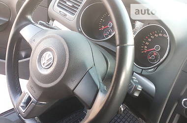 Універсал Volkswagen Golf 2010 в 