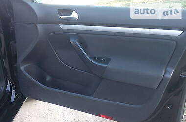 Універсал Volkswagen Golf 2010 в 