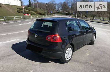 Хетчбек Volkswagen Golf 2004 в 