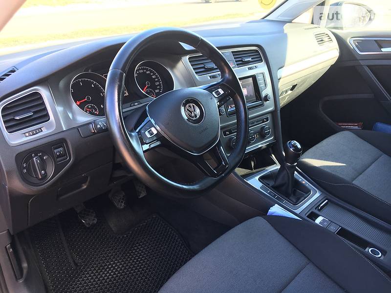 Універсал Volkswagen Golf 2013 в 