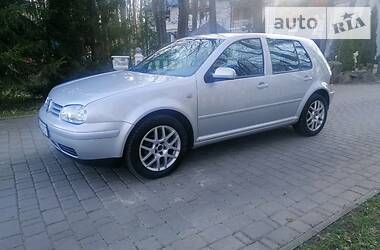 Хетчбек Volkswagen Golf 2003 в 