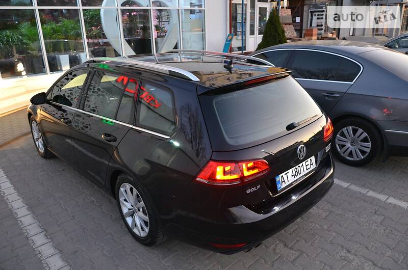 Універсал Volkswagen Golf 2016 в Чернівцях