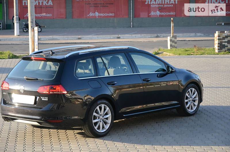 Універсал Volkswagen Golf 2016 в Чернівцях