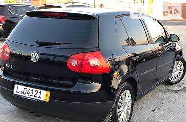 Хетчбек Volkswagen Golf 2005 в 