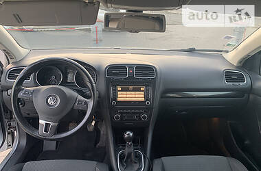 Універсал Volkswagen Golf 2010 в 