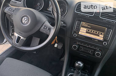 Універсал Volkswagen Golf 2010 в 