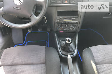Універсал Volkswagen Golf 2002 в 