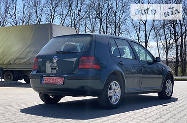 Хетчбек Volkswagen Golf 2002 в 