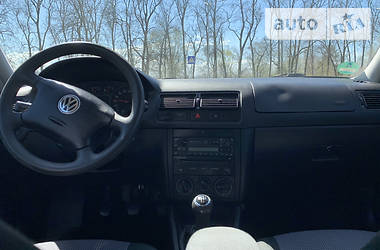 Хетчбек Volkswagen Golf 2002 в 