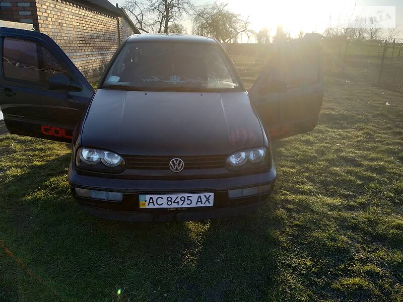 Хэтчбек Volkswagen Golf 1994 в Луцке