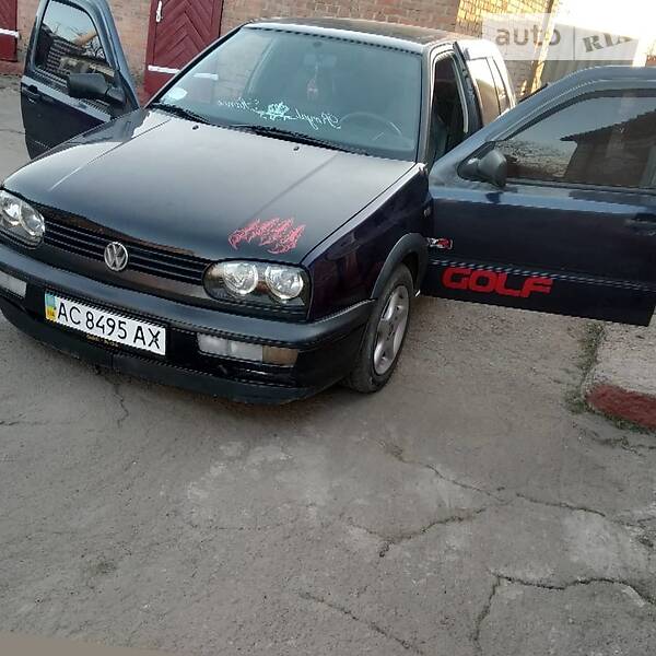 Хэтчбек Volkswagen Golf 1994 в Луцке