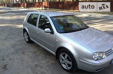 Хетчбек Volkswagen Golf 2003 в 