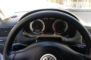 Хетчбек Volkswagen Golf 2003 в 