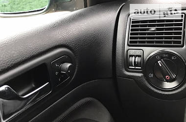 Універсал Volkswagen Golf 2001 в 