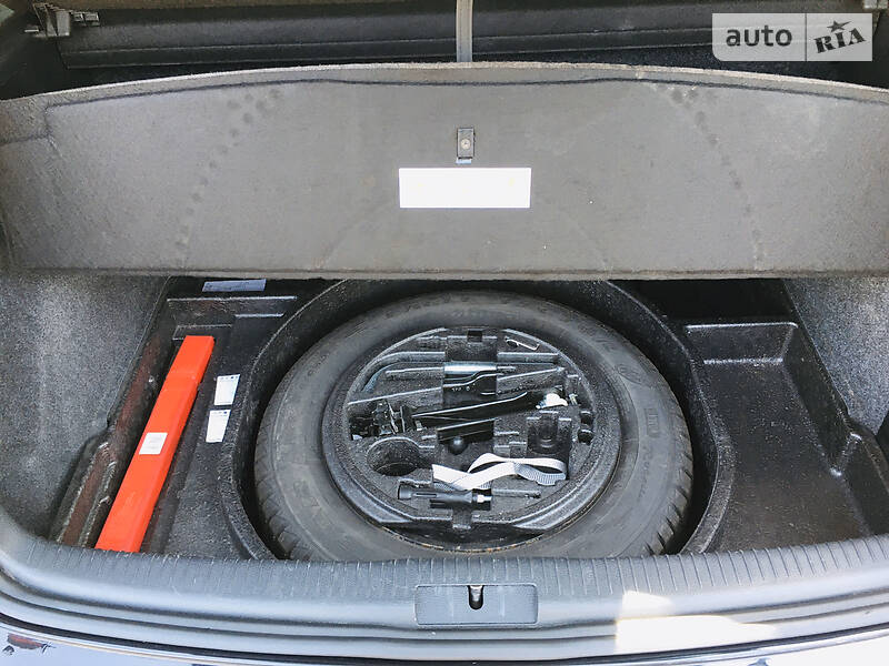 Хетчбек Volkswagen Golf 2009 в Звягелі