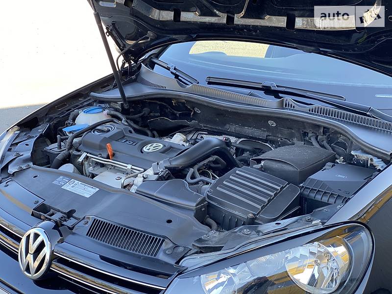 Хетчбек Volkswagen Golf 2009 в Рівному