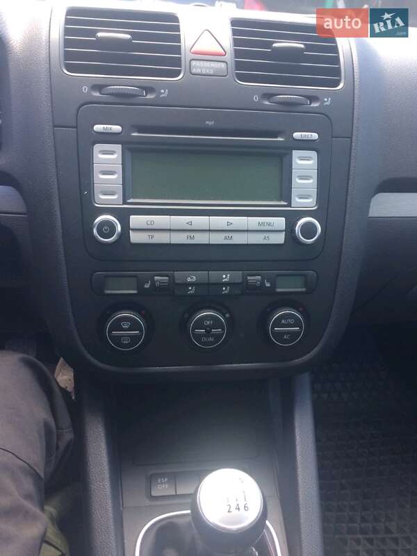 Хэтчбек Volkswagen Golf 2007 в Вараше фото 24 Хэтчбек Volkswagen Golf 2007 в Вараше