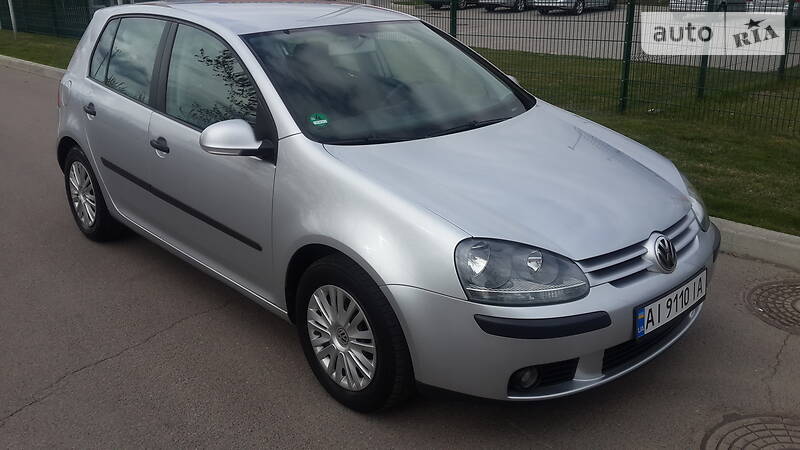Хетчбек Volkswagen Golf 2004 в Києві