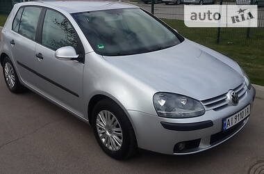 Хетчбек Volkswagen Golf 2004 в 