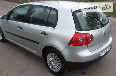 Хетчбек Volkswagen Golf 2004 в 