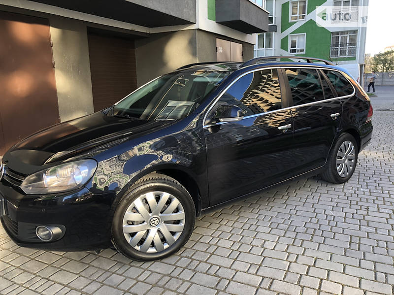 Універсал Volkswagen Golf 2009 в Івано-Франківську