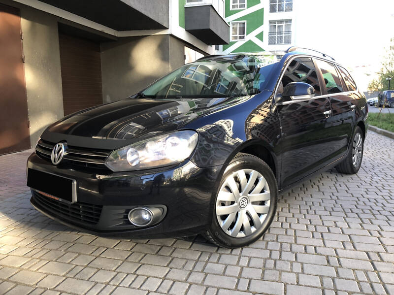 Універсал Volkswagen Golf 2009 в Івано-Франківську