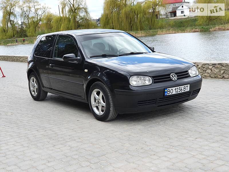 Хетчбек Volkswagen Golf 1999 в Шумську