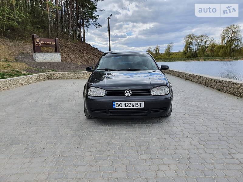 Хетчбек Volkswagen Golf 1999 в Шумську