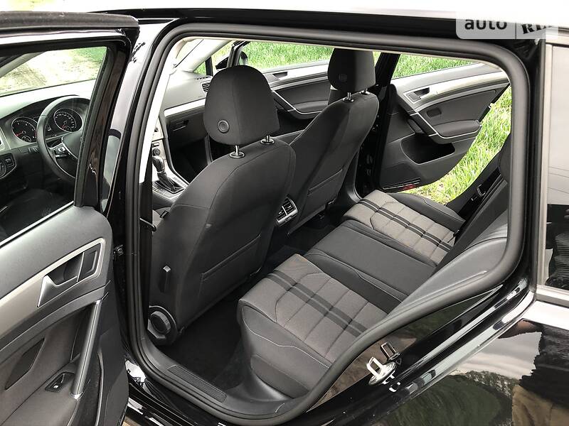 Универсал Volkswagen Golf 2017 в Киеве