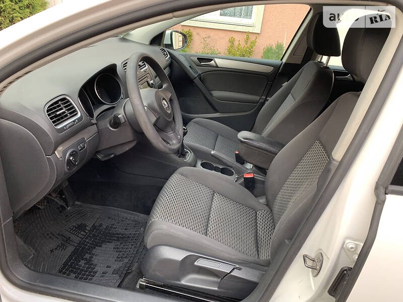 Хетчбек Volkswagen Golf 2009 в Вінниці
