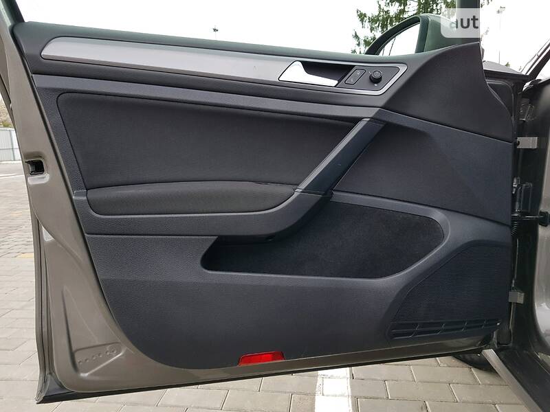 Універсал Volkswagen Golf 2014 в Луцьку