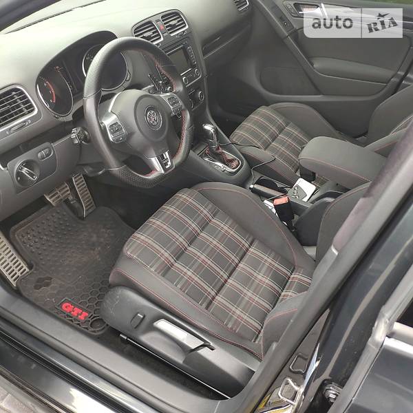 Хетчбек Volkswagen Golf 2012 в Києві
