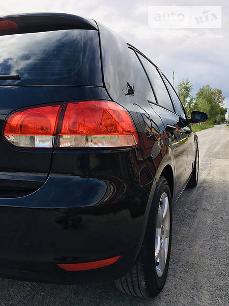 Хетчбек Volkswagen Golf 2009 в Звягелі