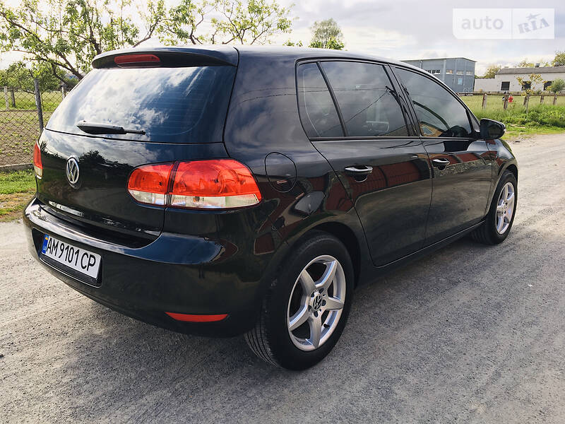 Хетчбек Volkswagen Golf 2009 в Звягелі
