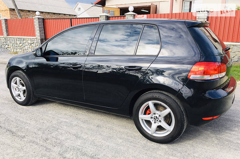 Хетчбек Volkswagen Golf 2009 в Звягелі