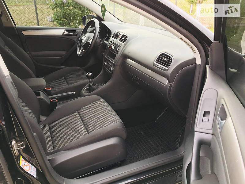 Хетчбек Volkswagen Golf 2009 в Звягелі